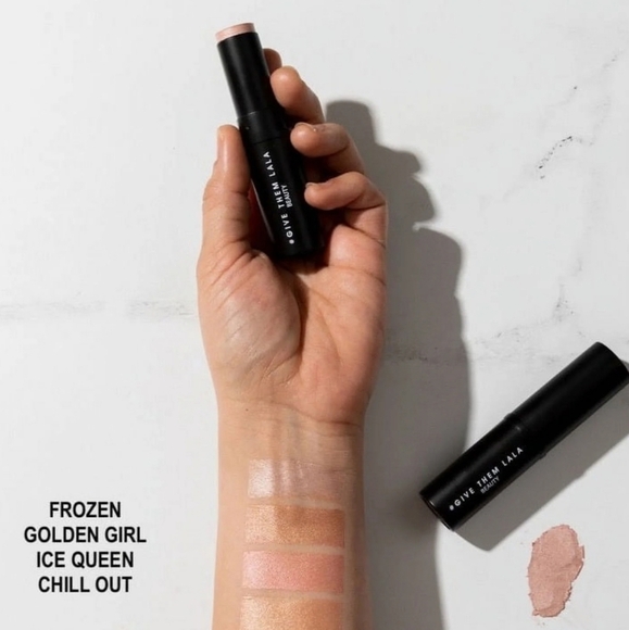 🩷 3/$15 Give Them Lala Highlighting Stick: GOLDEN GIRL NIB - Picture 2 of 3